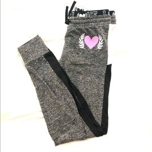 No Boundaries leggings! Never been worn.